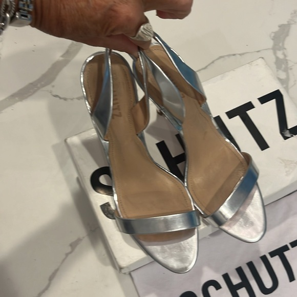 Schutz silver heels - Picture 9 of 10